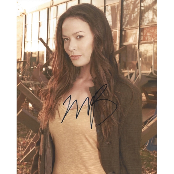 Moon Bloodgood Signed Autograph 8"x10" Photo - Picture 1 of 2